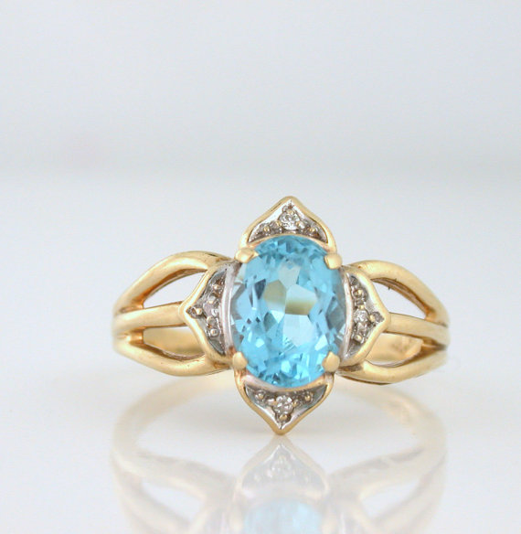 Aquamarine Floral Vintage Ring with Diamonds 14k gold. Size 7. Circa 1960s